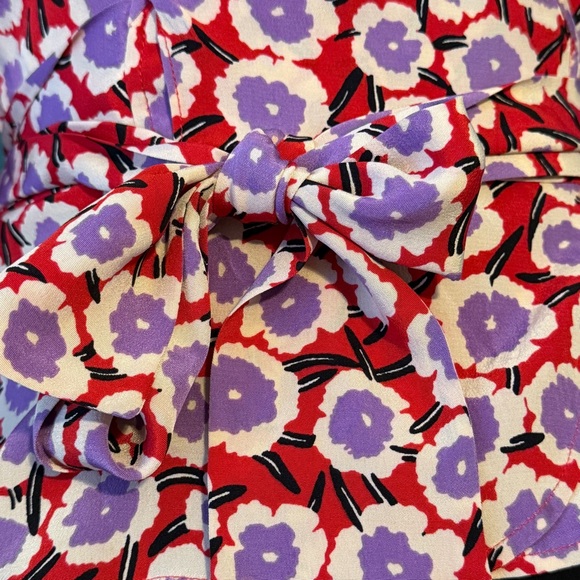 Diane Von Furstenberg Alexia Floral-Print Silk Crepe De Chine Wrap Top Size 2 - Picture 10 of 15